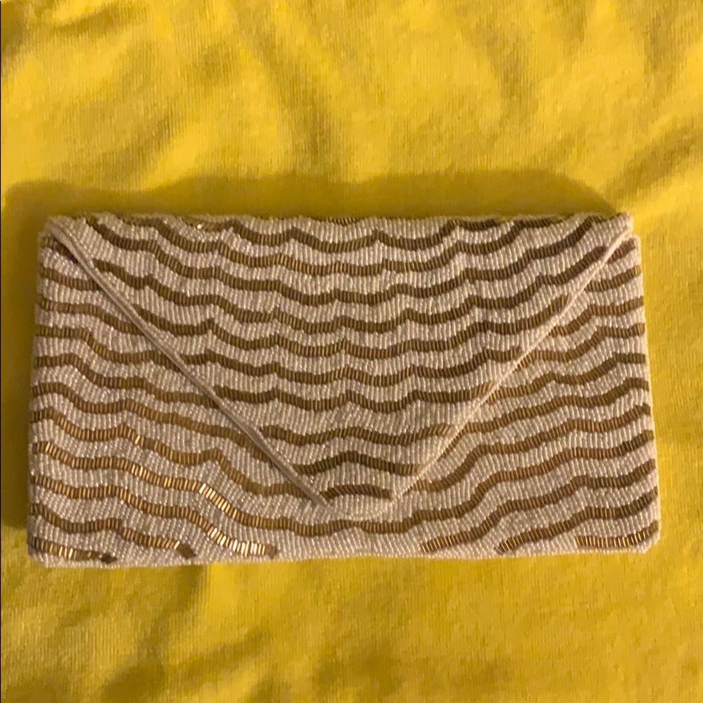 Clutch - Picture 2 of 10